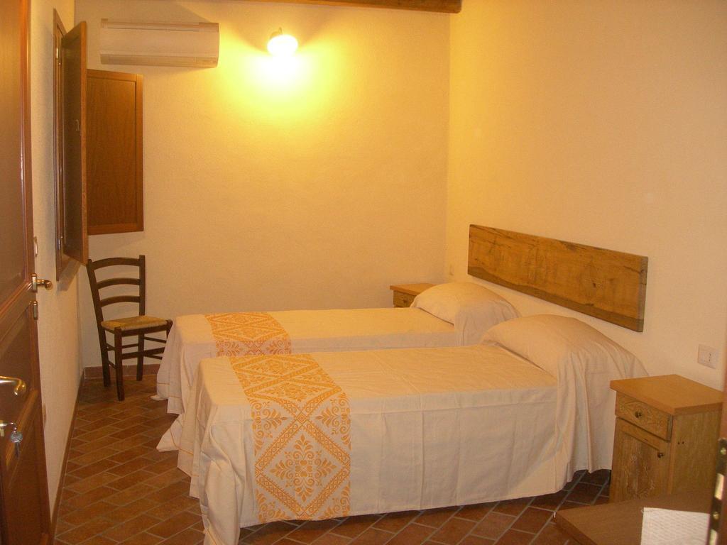 Agriturismo Battaglia Villamassargia Номер фото